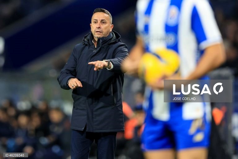 FC Porto vence o Estrela por 3-1 e chega aos 40 pontos, na liderança da Liga. Volta a repor a vantagem de cinco pontos para o Sporting e de oito para o Benfica.