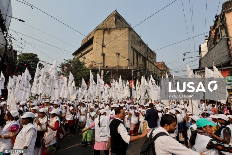 Índia: Protesto em Kolkata contra o aumento de violência contra as mulheres 