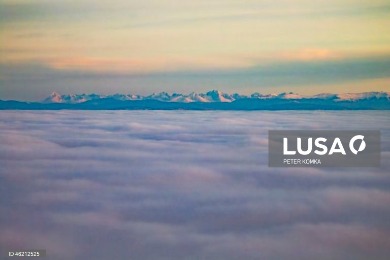 Paisagem de inverno no norte da Hungria