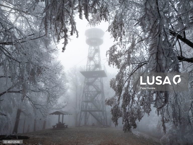 Paisagem de inverno no norte da Hungria