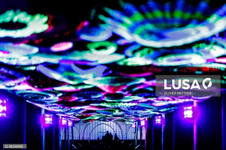 Festival de luzes Winter Floridylle no Jardim Botânico de Meise, em Meise, Bélgica. O festival de luzes acontece de 18 de dezembro de 2025 a 4 de janeiro de 2026.  