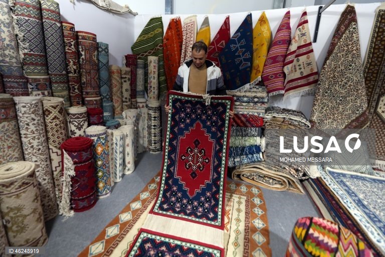 Tunes: 4ª Feira Nacional de Tapetes e Tecelagem Tradicional