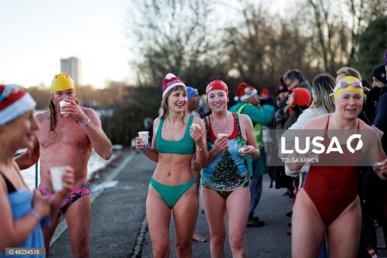 A corrida matinal de Natal do Serpentine Swimming Club é nadada em um percurso de 100 jardas (91,4 m) pela Peter Pan Cup, e acredita-se que seja a corrida de natação mais antiga do mundo. A corrida é realizada todos os anos desde 1864, com a única exceção de 2020.