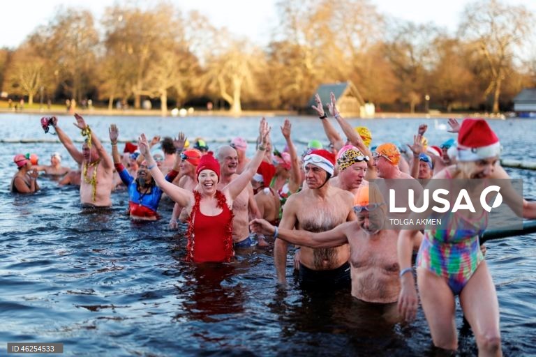 A corrida matinal de Natal do Serpentine Swimming Club é nadada em um percurso de 100 jardas (91,4 m) pela Peter Pan Cup, e acredita-se que seja a corrida de natação mais antiga do mundo. A corrida é realizada todos os anos desde 1864, com a única exceção de 2020.