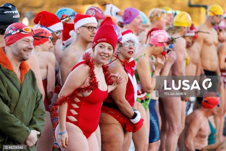 A corrida matinal de Natal do Serpentine Swimming Club é nadada em um percurso de 100 jardas (91,4 m) pela Peter Pan Cup, e acredita-se que seja a corrida de natação mais antiga do mundo. A corrida é realizada todos os anos desde 1864, com a única exceção de 2020.