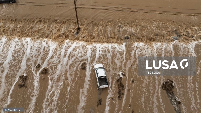 EUA: Chuvas no sul da Califórnia causam inundações e deslizamentos de terra