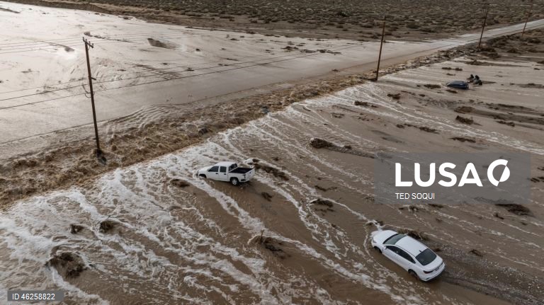 EUA: Chuvas no sul da Califórnia causam inundações e deslizamentos de terra
