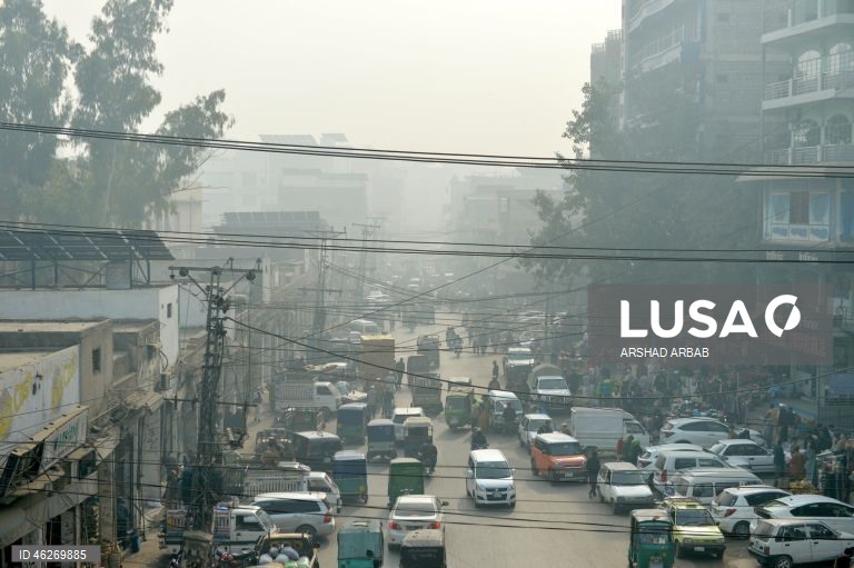 Paquistão: Nevoeiro em Peshawar