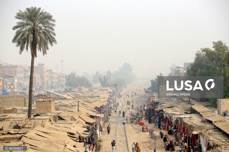 Paquistão: Nevoeiro em Peshawar