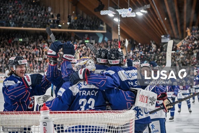 Suíça: Hóquei no gelo Spengler Cup 2025 - Collegiate Selects vs Sparta Praga