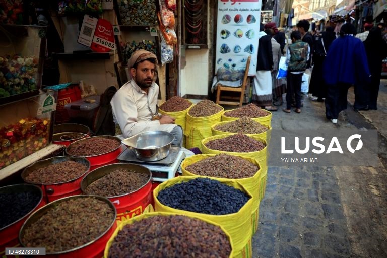 Iémen: A vida quotidiana em Sana durante o conflito que recentemente eclodiu entre o governo iemenita apoiado pela Arábia Saudita e os separatistas do sul