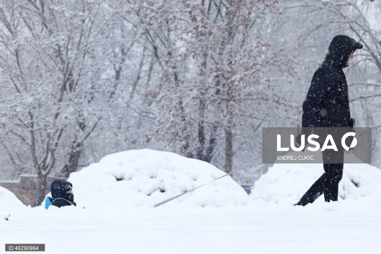 Sérvia: Neve em Belgrado