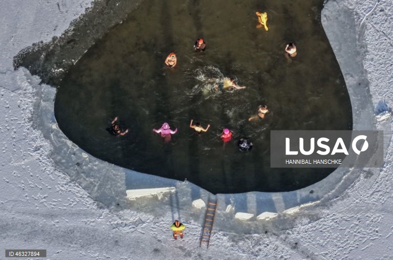 Alemanha: 40º carnaval no gelo.