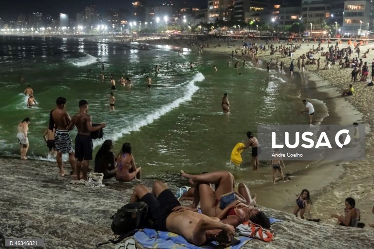 Brasil: praias do Rio de Janeiro ficam lotadas dia e noite, com calor recorde de 41 graus
