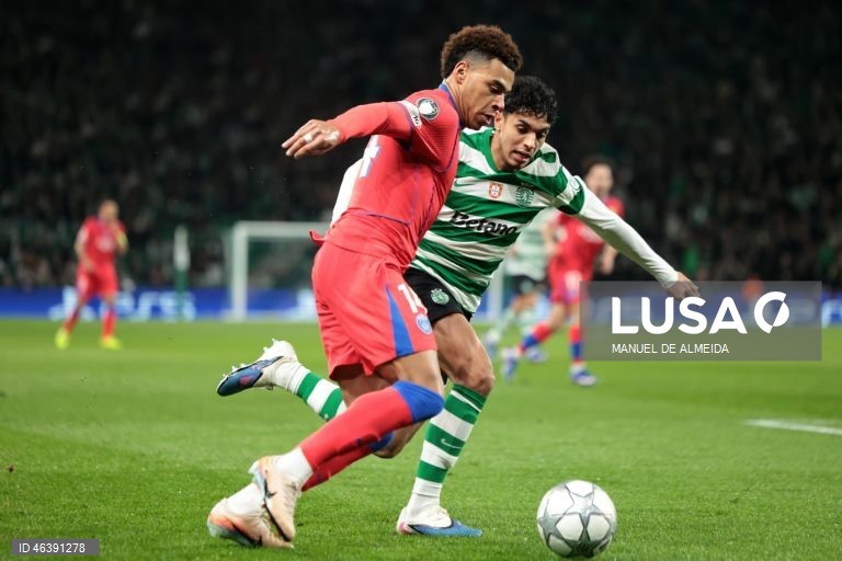O Sporting venceu hoje em casa o detentor do cetro europeu Paris Saint-Germain por 2-1 e garantiu, pelo menos, um lugar no play-off de acesso aos oitavos de final da Liga dos Campeões em futebol.