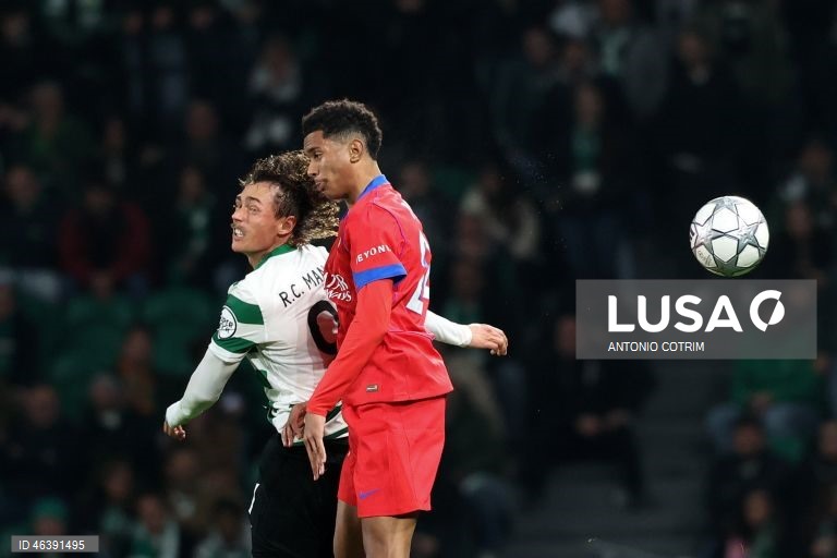 O Sporting venceu hoje em casa o detentor do cetro europeu Paris Saint-Germain por 2-1 e garantiu, pelo menos, um lugar no play-off de acesso aos oitavos de final da Liga dos Campeões em futebol.
