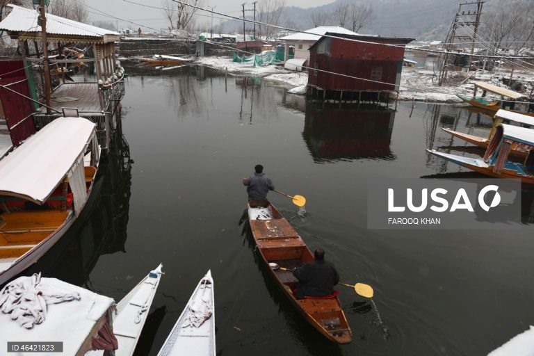 Índia: Neve em Srinagar na Caxemira