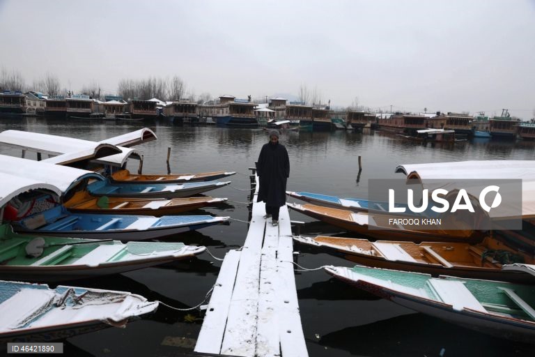 Índia: Neve em Srinagar na Caxemira