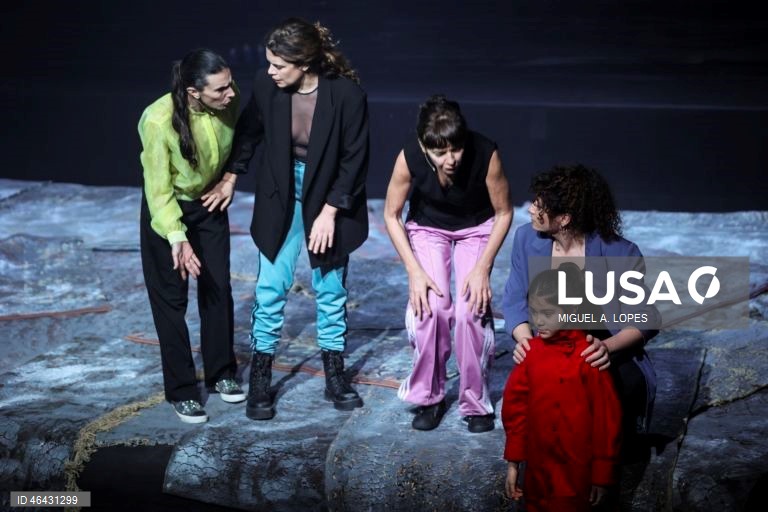 Ensaios de imprensa da peça “Justiça Cega”