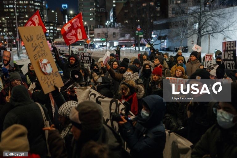 EUA: Dezenas de pessoas detidas em protesto contra o ICE no Hilton Hotel, em Nova Iorque