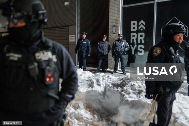 EUA: Dezenas de pessoas detidas em protesto contra o ICE no Hilton Hotel, em Nova Iorque