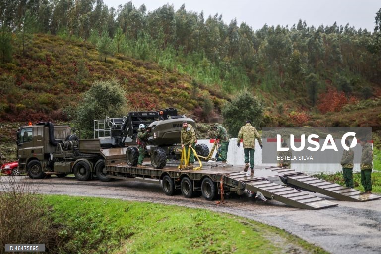 Mau tempo: Elementos de Engenharia N.º 1 de Tancos ajudam os habitantes da aldeia da Coelheira em Figueiró dos Vinhos 