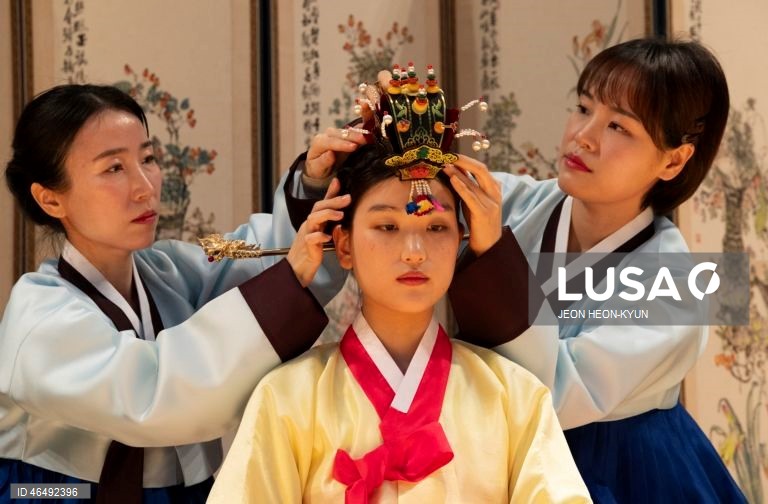 Coreia do Sul: Formatura do ensino secundário e cerimónia de maioridade