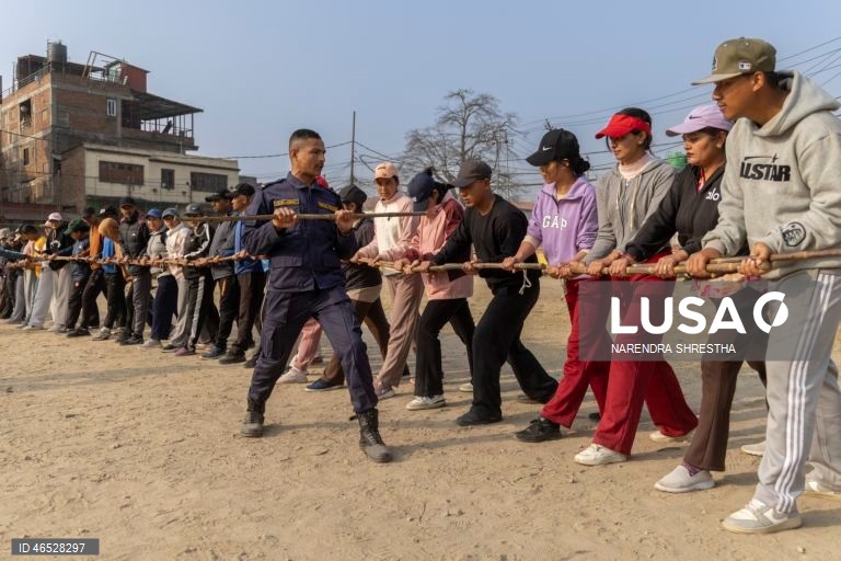 Nepal: 150 000 civis treinam antes das eleições parlamentares para apoiar na segurança 