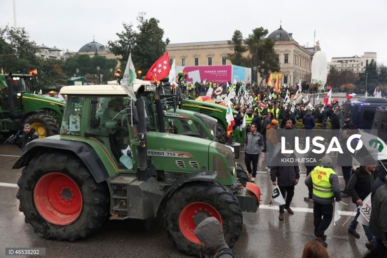 Espanha: Protesto dos agricultores espanhois em Madrid contra o acordo do Mercosul 