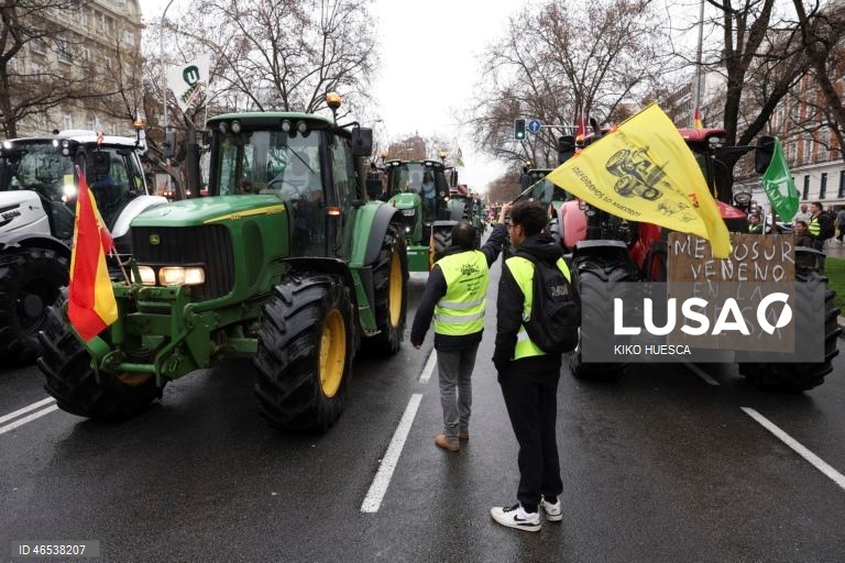 Espanha: Protesto dos agricultores espanhois em Madrid contra o acordo do Mercosul 
