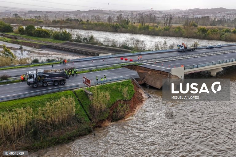 m troço da A1 desabou na quarta-feira à noite na sequência do rompimento do dique nos Casais, em Coimbra