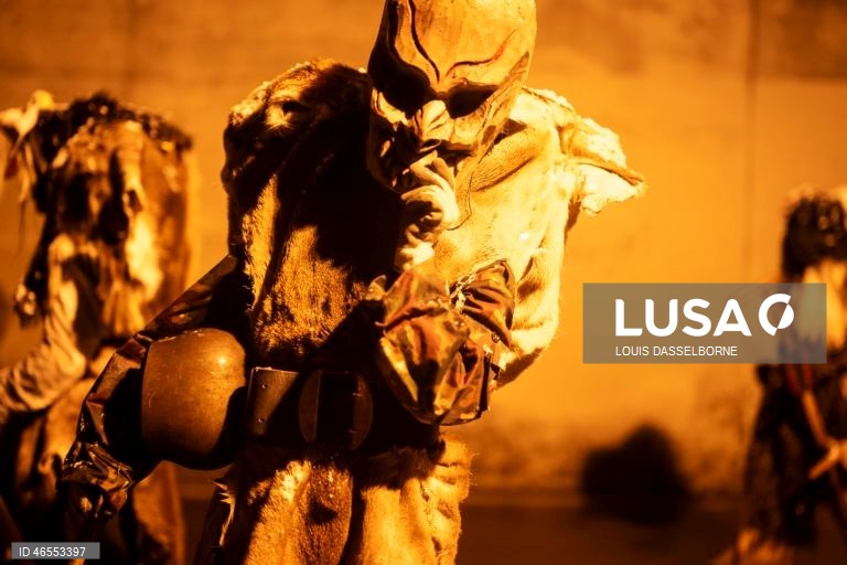 Suíça: Tradicional desfile de Carnaval no Vale de Loetschental