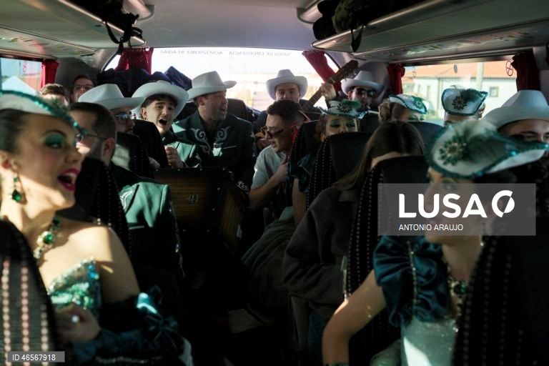 Danças e bailinhos de Carnaval na ilha Terceira, nos Açores, envolvem cerca de 1500 músicos e atores amadores, que atuam, de forma gratuita, durante quatro dias, em mais de três dezenas de salas por toda a ilha, Praia da Vitória, Terceira, Açores.