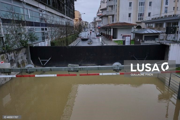 França: Cheias no sudoeste do país