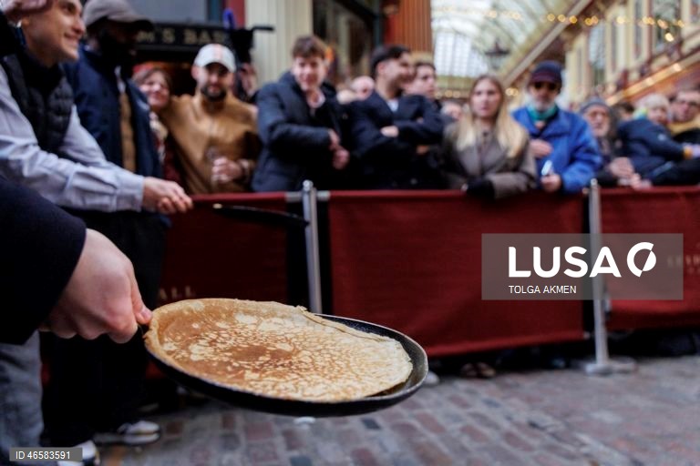 Reino Unido: Tradicional corrida do Dia da Panqueca em Londres