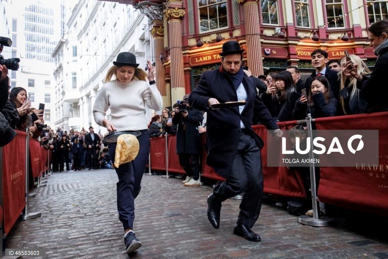 Reino Unido: Tradicional corrida do Dia da Panqueca em Londres