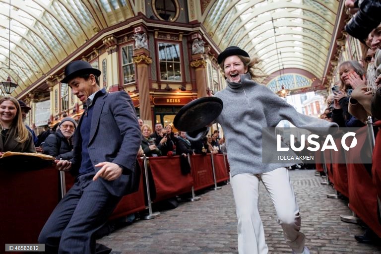 Reino Unido: Tradicional corrida do Dia da Panqueca em Londres