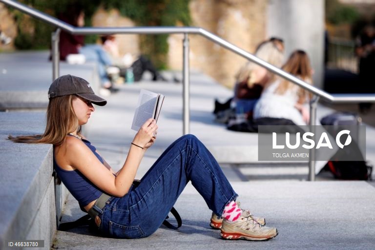 Reino Unido: Tempo primaveril em Londres