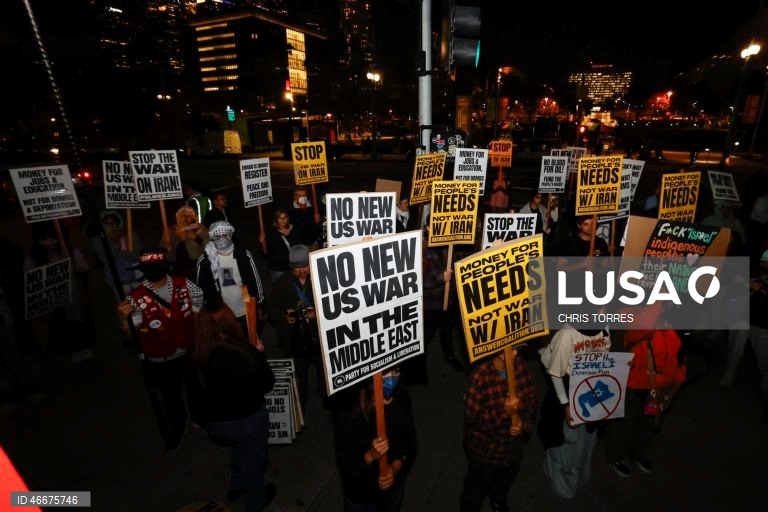 EUA: Protesto «Parem a Guerra contra o Irão» em Los Angeles