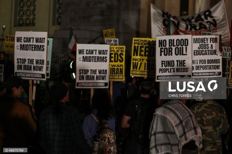EUA: Protesto «Parem a Guerra contra o Irão» em Los Angeles