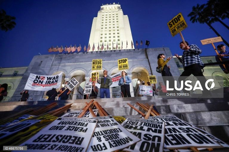 EUA: Protesto «Parem a Guerra contra o Irão» em Los Angeles