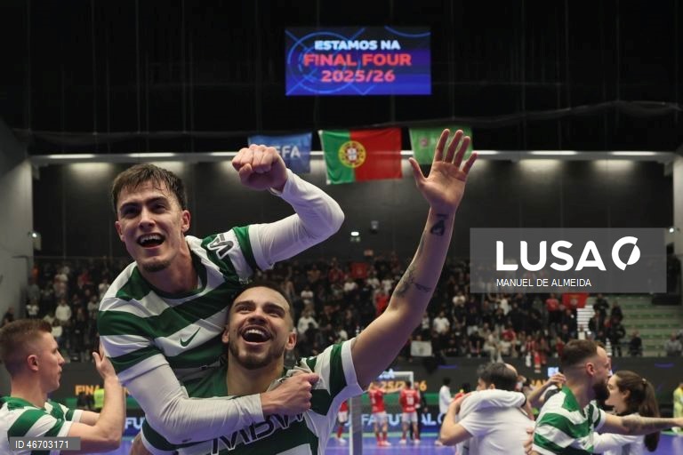 O Sporting garantiu hoje a sua sexta presença consecutiva na ‘final four’ da Liga dos Campeões de futsal impondo-se ao Benfica por 7-4, na segunda mão dos quartos de final, recuperando da derrota averbada na casa dos campeões nacionais.