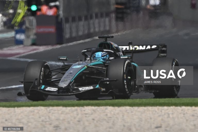 O piloto britânico George Russell (Mercedes) venceu hoje o Grande Prémio da Austrália de Fórmula 1, primeira prova da temporada e dos novos regulamentos técnicos, e é o primeiro líder do campeonato.