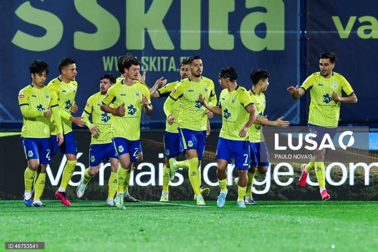 O Benfica visitou e venceu hoje o Arouca por 2-1, com uma reviravolta concretizada pelo avançado sérvio Ivanovic, aos 90+6 minutos, em encontro da 26.ª jornada da I Liga portuguesa de futebol.