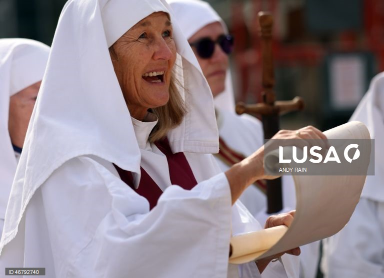 Reino Unido: Druidas celebram o equinócio da Primavera