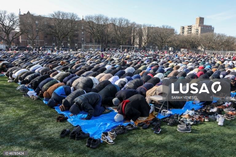 EUA: Muçulmanos celebram o fim do ramadão em Nova Iorque