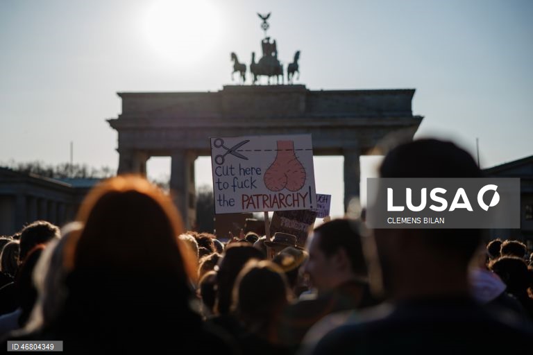 Berlim: Manifestação contra a violência digital sexualizada.