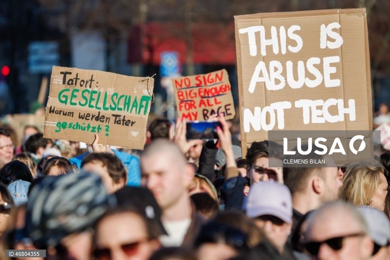 Berlim: Manifestação contra a violência digital sexualizada.