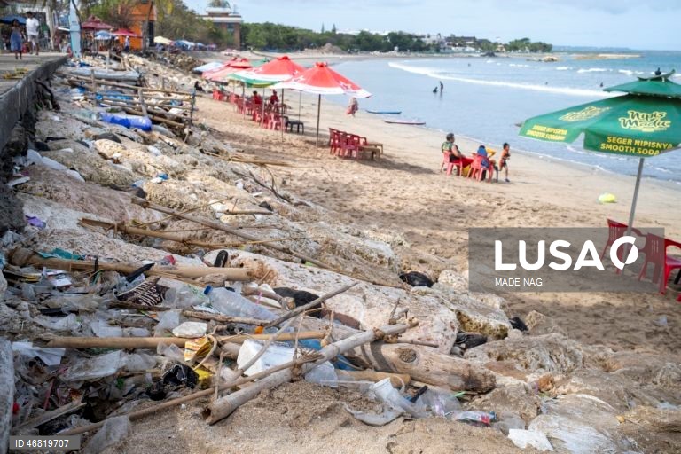 Indonésia: Poluição ambiental no Bali