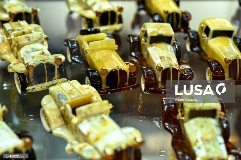 Polónia: Feira internacional de joalharia em ambar em Gdansk